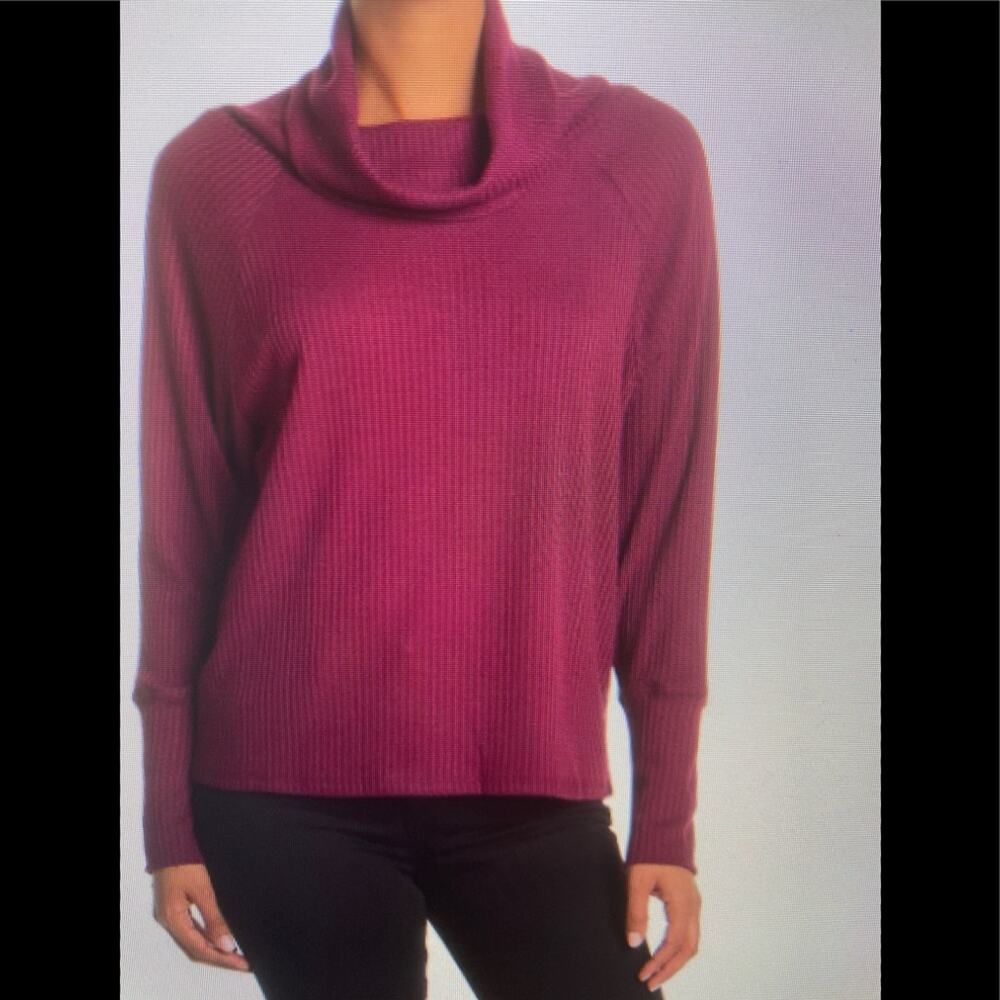 NWT Bobeau Cowl neck raglan Medium wine